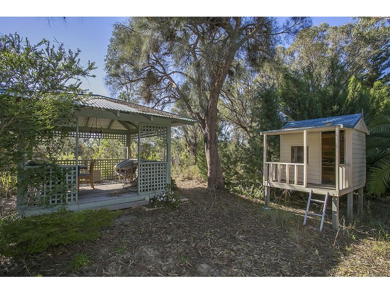 33 Greenhaven Glade, Carramar WA 6031