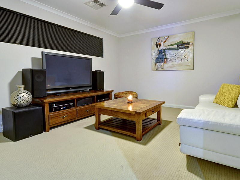 22 Hopewell Pass, Carramar WA 6031