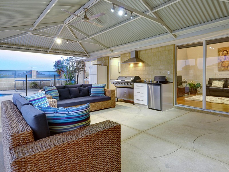 22 Hopewell Pass, Carramar WA 6031