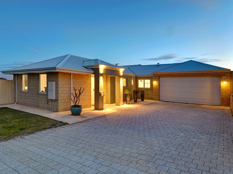 22 Hopewell Pass, Carramar WA 6031