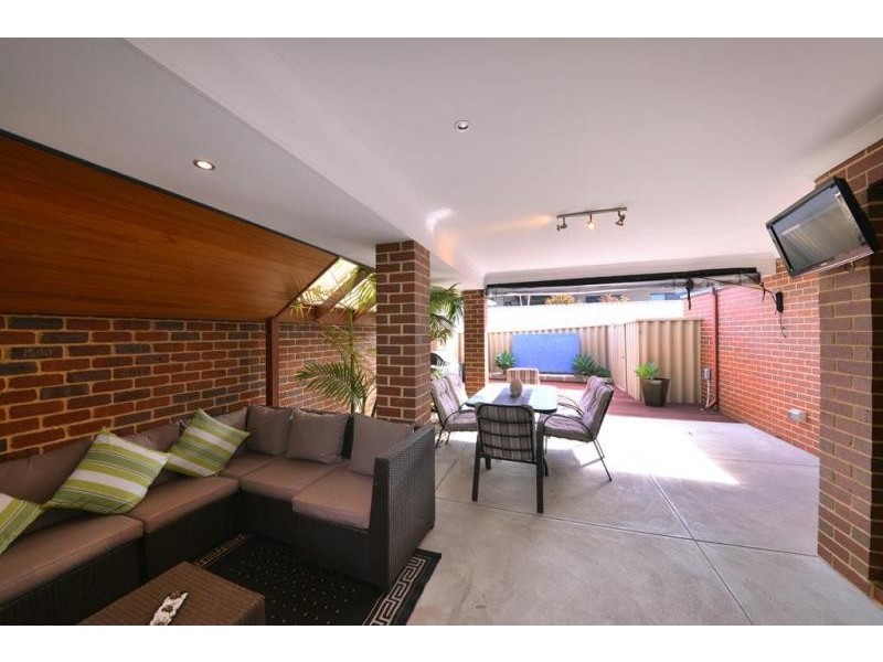 3 Provost Way, Tapping WA 6065