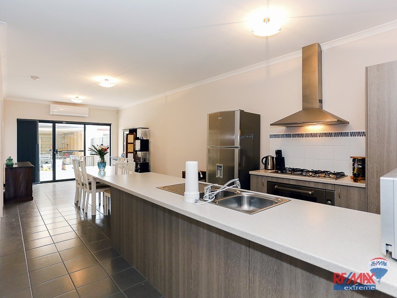 30 Sawtooth Bend, Banksia Grove WA 6031