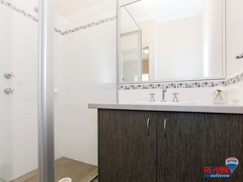 30 Sawtooth Bend, Banksia Grove WA 6031