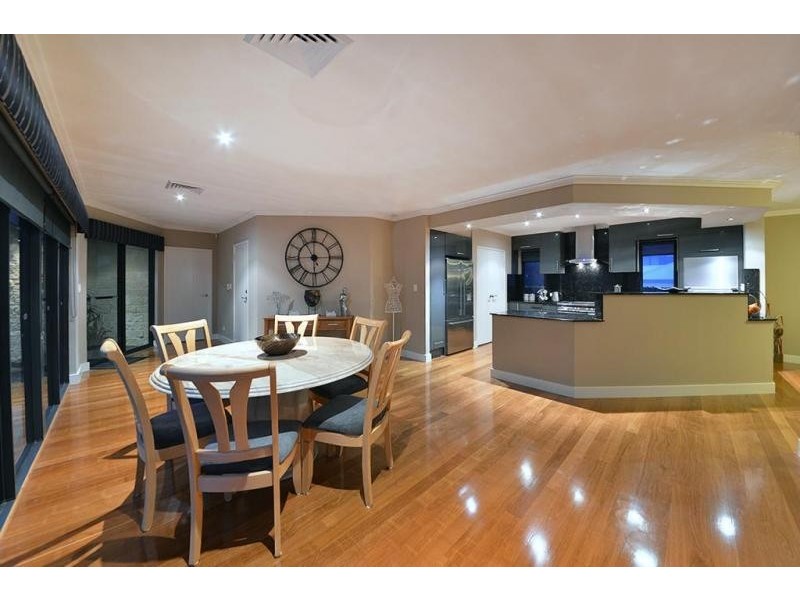 65 Nankeen Circle, Tapping WA 6065