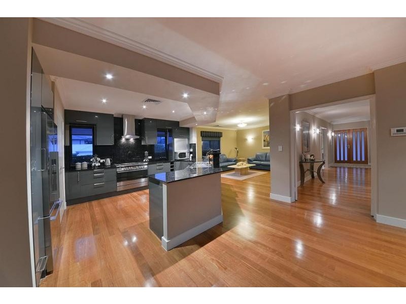 65 Nankeen Circle, Tapping WA 6065