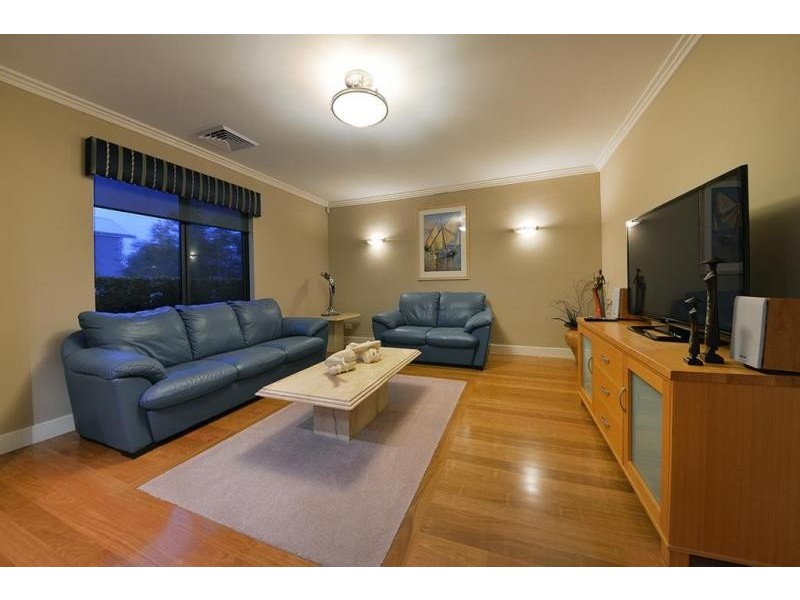 65 Nankeen Circle, Tapping WA 6065