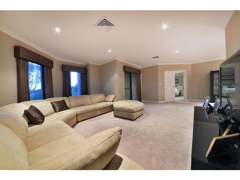 65 Nankeen Circle, Tapping WA 6065