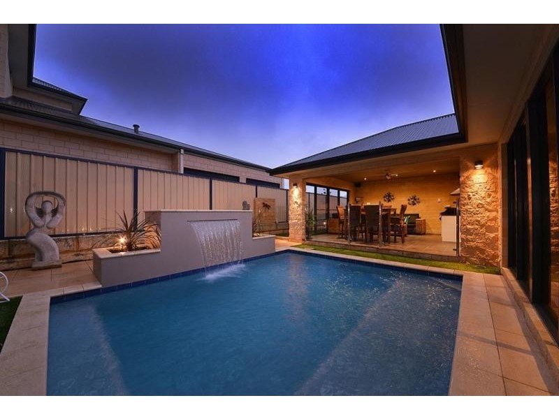 65 Nankeen Circle, Tapping WA 6065