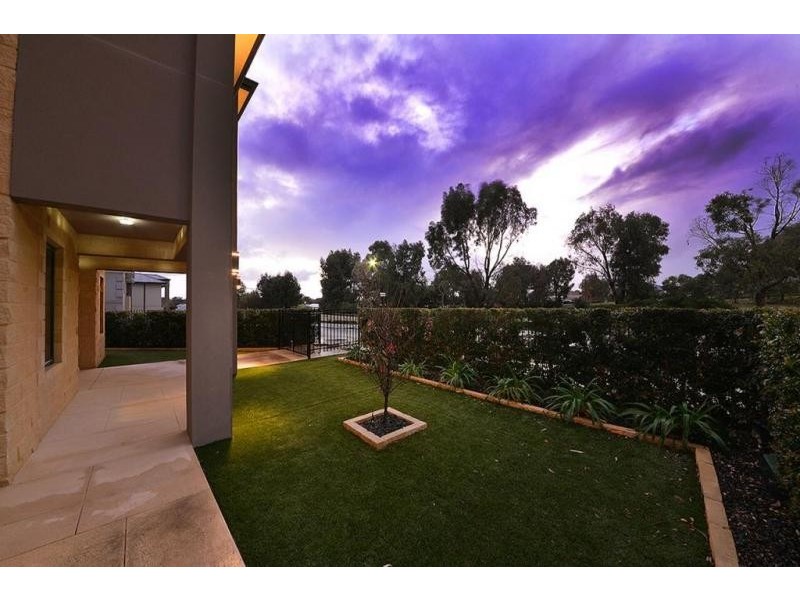 65 Nankeen Circle, Tapping WA 6065