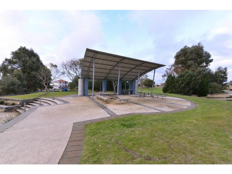 65 Nankeen Circle, Tapping WA 6065