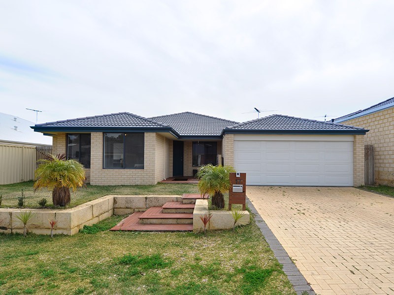 17 Pintabona Drive, Sinagra WA 6065