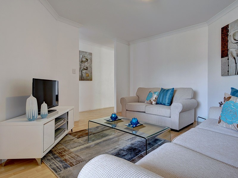 17 Pintabona Drive, Sinagra WA 6065