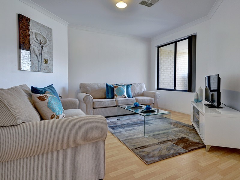 17 Pintabona Drive, Sinagra WA 6065