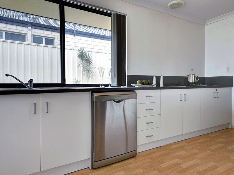 17 Pintabona Drive, Sinagra WA 6065