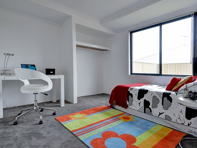 17 Pintabona Drive, Sinagra WA 6065