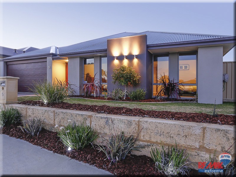 5 Helmsdale Loop, Butler WA 6036