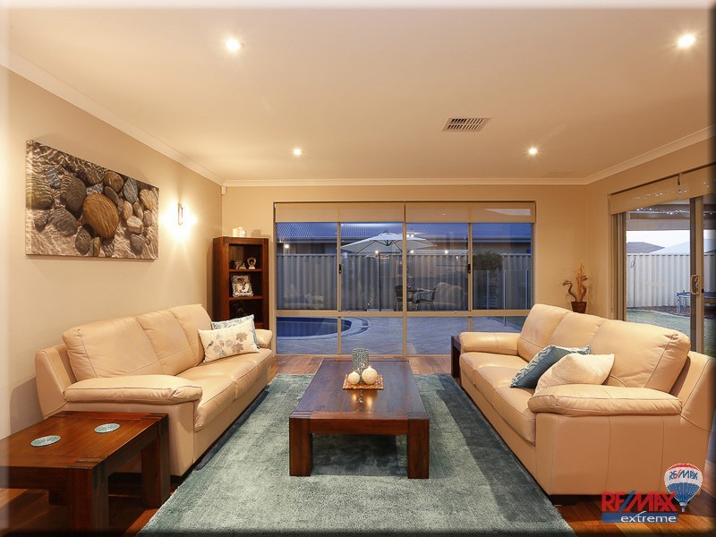 5 Helmsdale Loop, Butler WA 6036