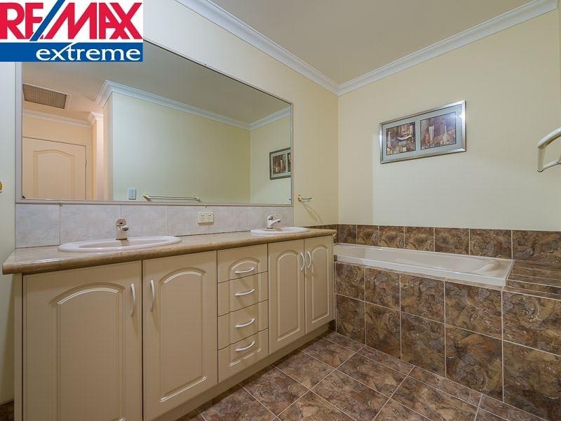 26 Woodlake Retreat, Kingsley WA 6026