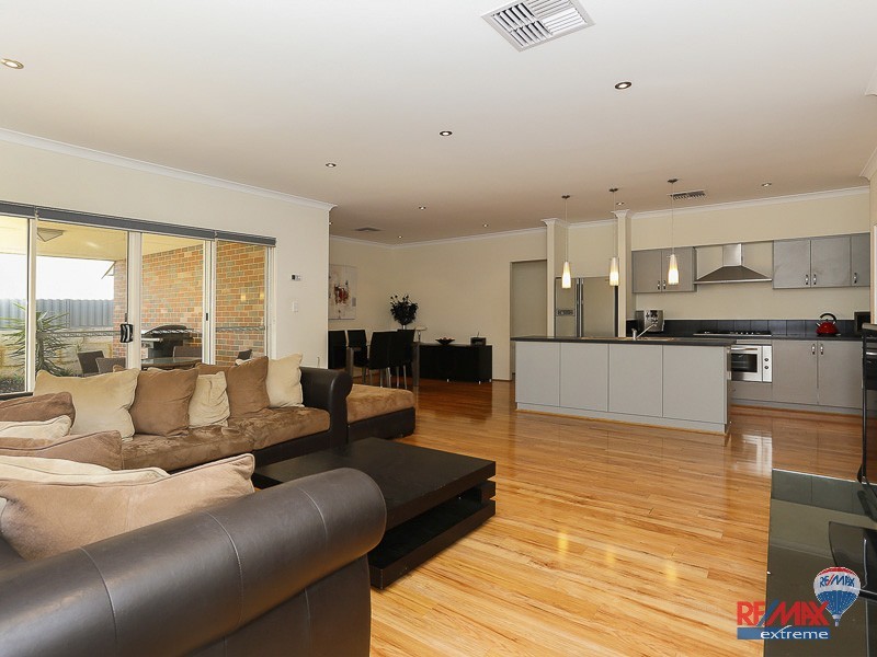 8 Sanmaria Way, Alkimos WA 6038