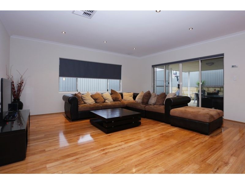 8 Sanmaria Way, Alkimos WA 6038