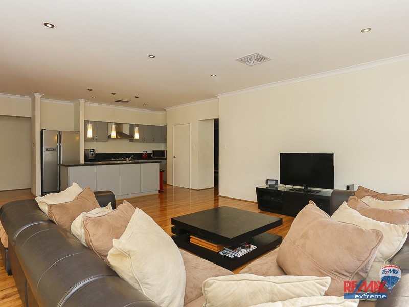 8 Sanmaria Way, Alkimos WA 6038