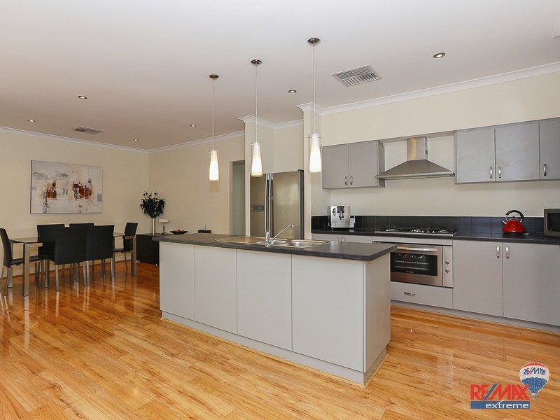 8 Sanmaria Way, Alkimos WA 6038