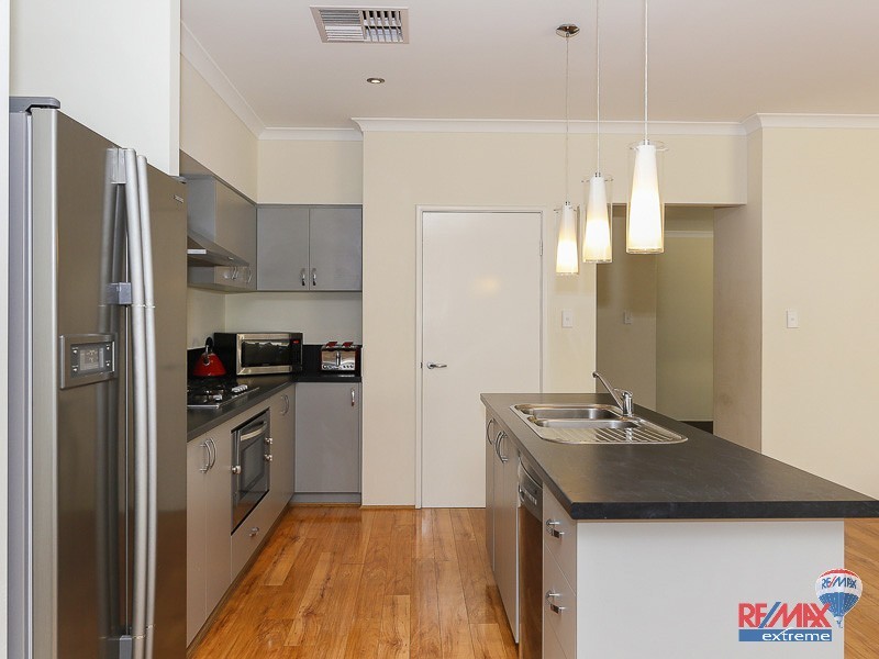 8 Sanmaria Way, Alkimos WA 6038