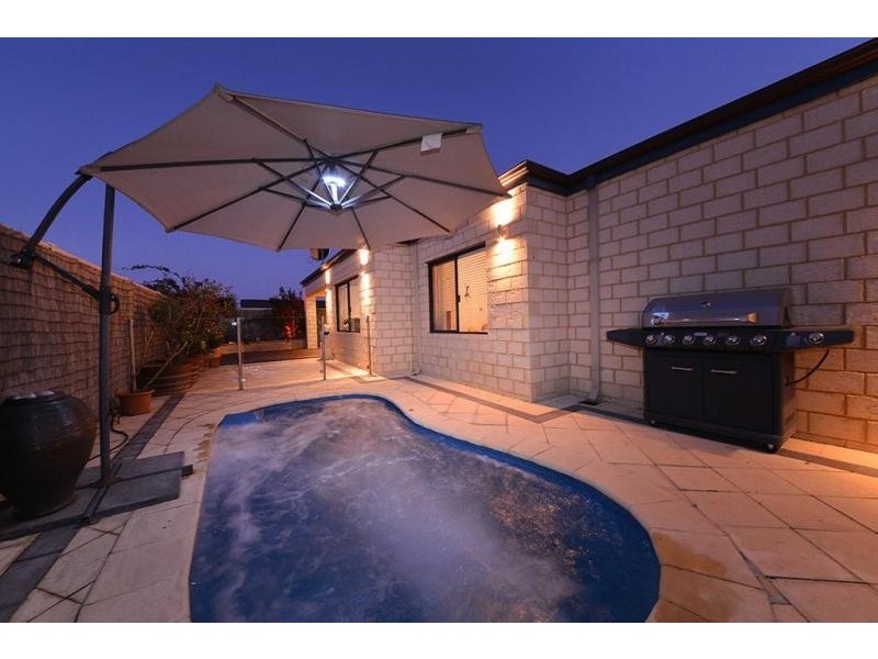 26 Gilbreth Bend, Tapping WA 6065