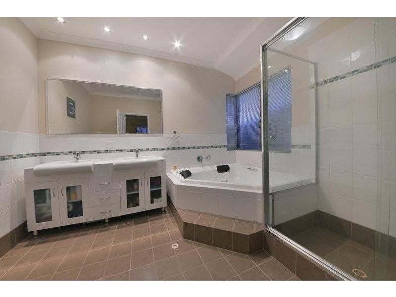 26 Gilbreth Bend, Tapping WA 6065