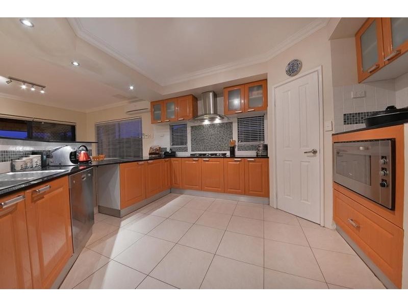 26 Gilbreth Bend, Tapping WA 6065