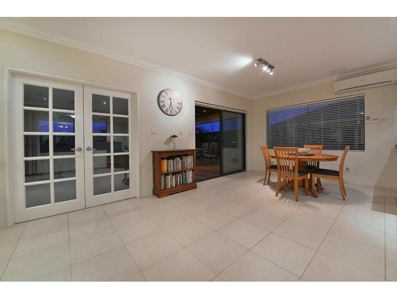 26 Gilbreth Bend, Tapping WA 6065