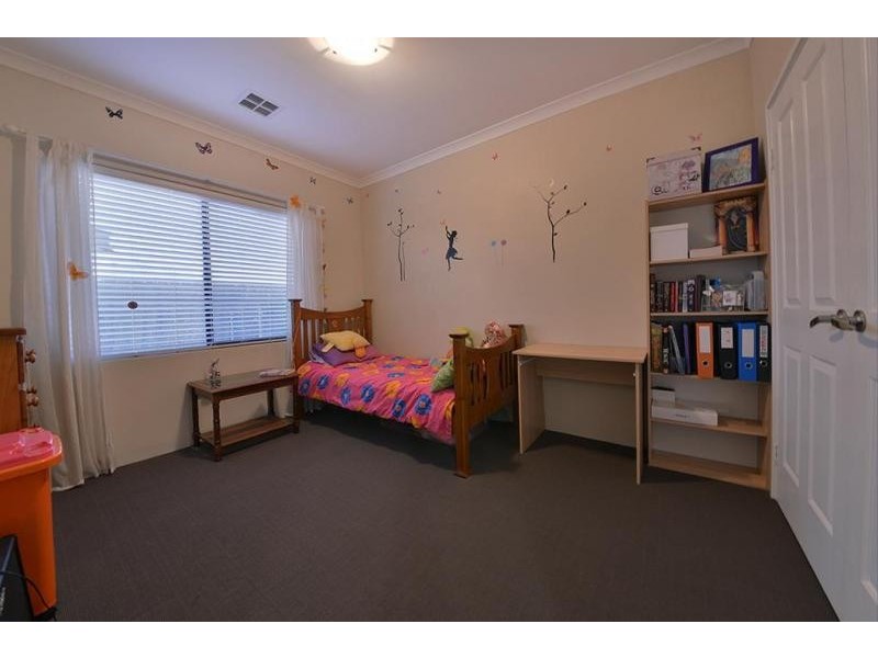 26 Gilbreth Bend, Tapping WA 6065