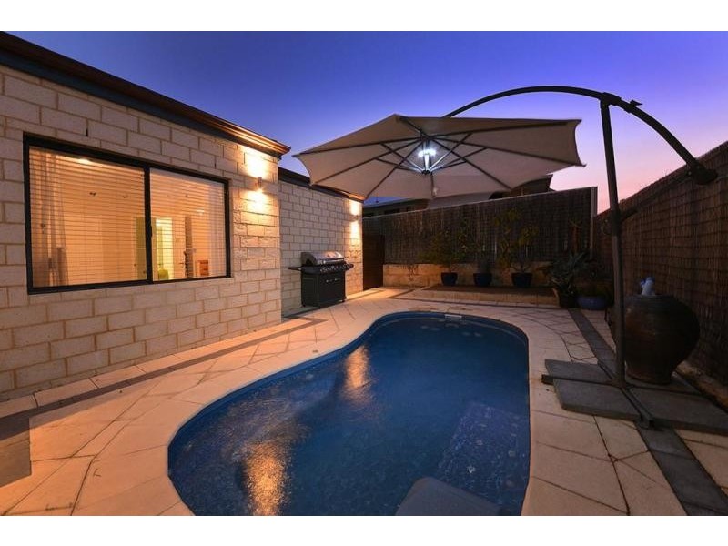 26 Gilbreth Bend, Tapping WA 6065