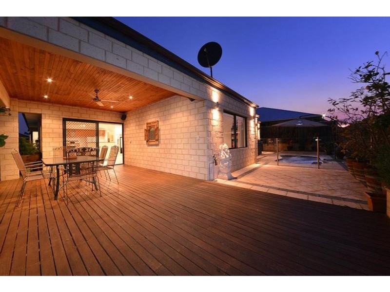 26 Gilbreth Bend, Tapping WA 6065