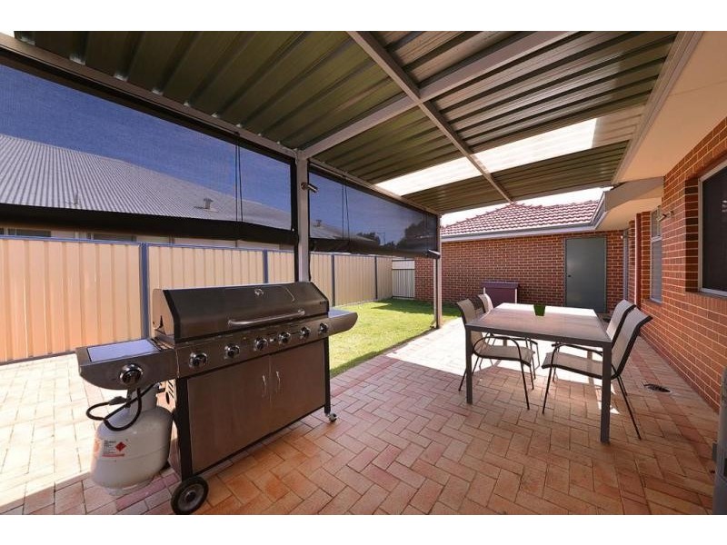 2 Lyssos Way, Tapping WA 6065