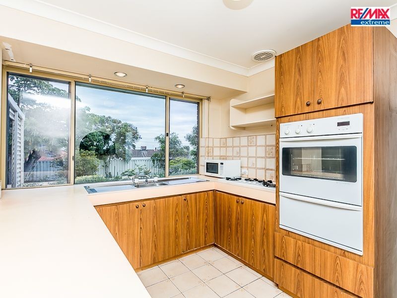 6 De Grey Court, Heathridge WA 6027