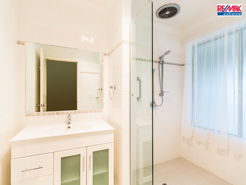 6 De Grey Court, Heathridge WA 6027