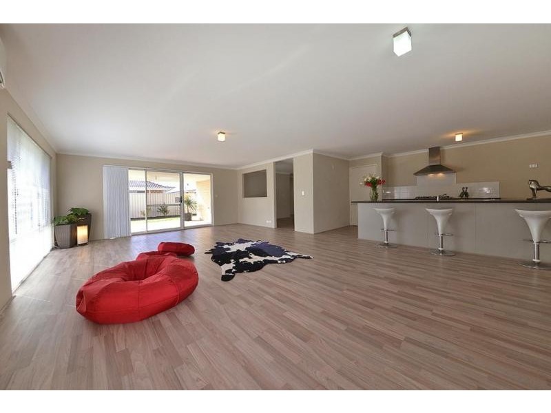 4 Dietes View, Sinagra WA 6065