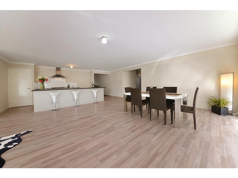 4 Dietes View, Sinagra WA 6065