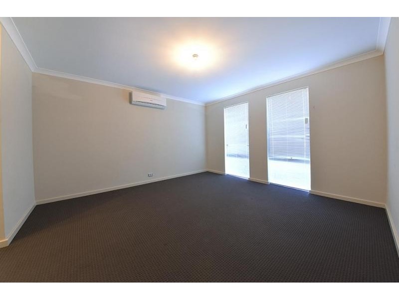 4 Dietes View, Sinagra WA 6065