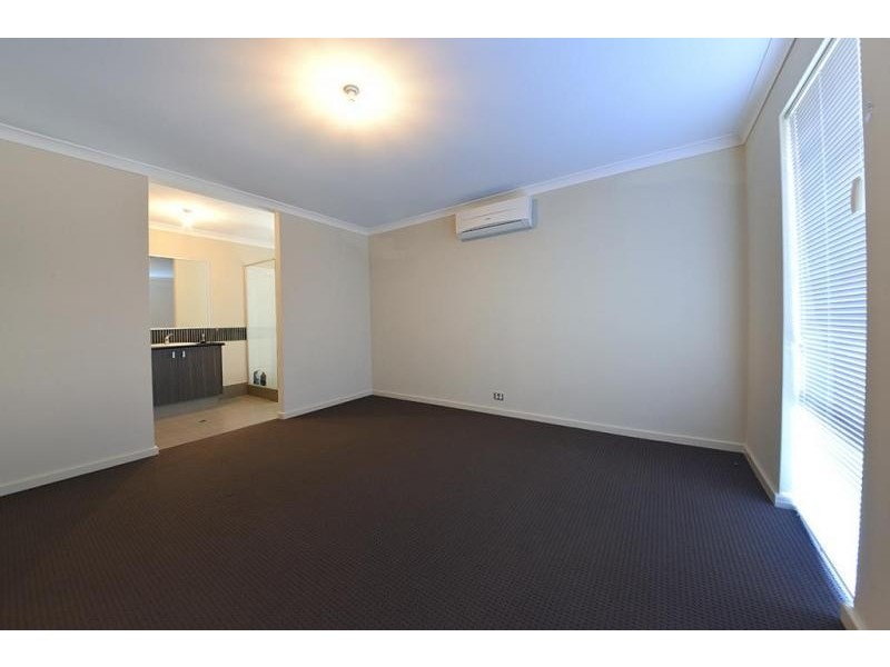 4 Dietes View, Sinagra WA 6065