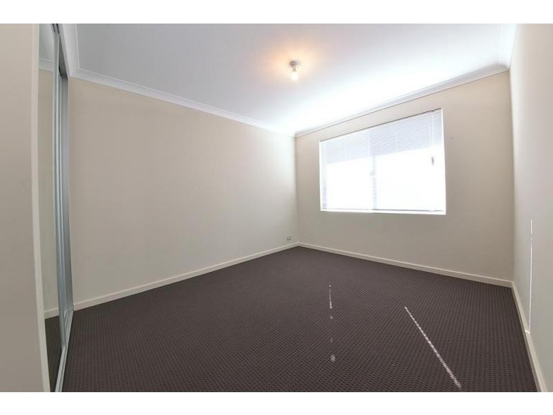 4 Dietes View, Sinagra WA 6065