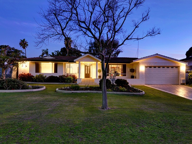 42 Axbridge Street, Karrinyup WA 6018