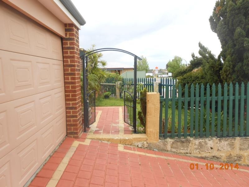 33 Seagrove Boulevard, Merriwa WA 6030