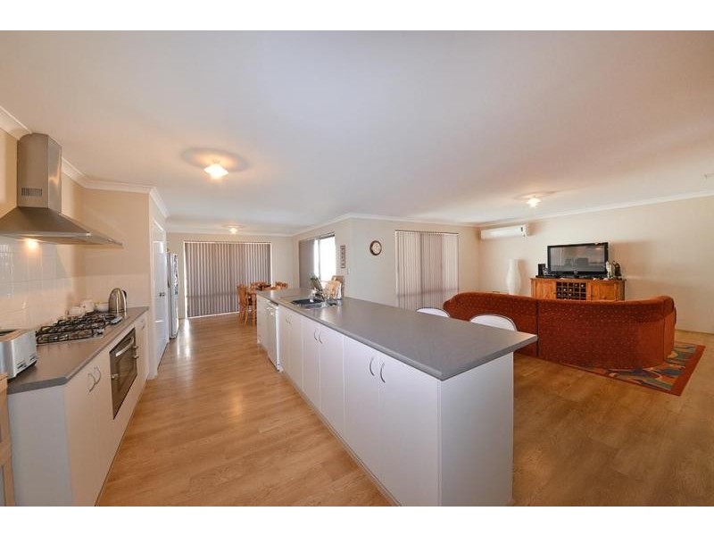 9 Dietes View, Sinagra WA 6065