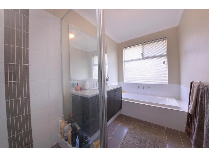 9 Dietes View, Sinagra WA 6065