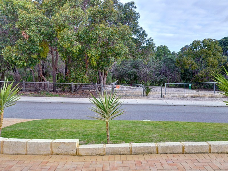 37 Watkins Loop, Tapping WA 6065