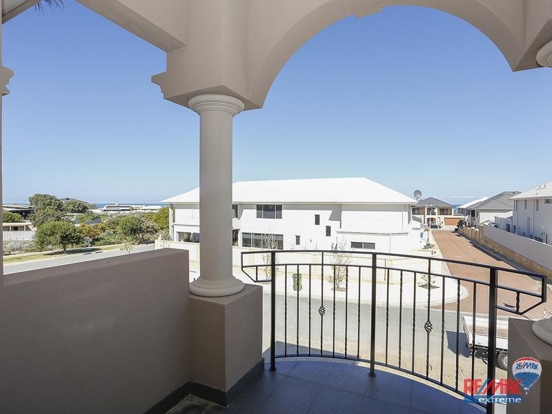4 Fourmile Ave, Burns Beach WA 6028
