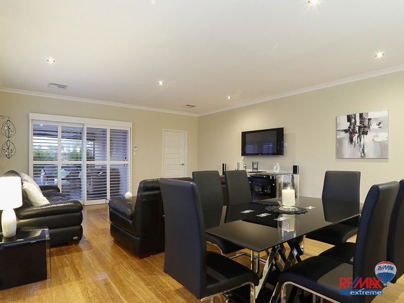 20 Tinsel Street, Yanchep WA 6035