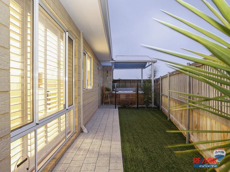 20 Tinsel Street, Yanchep WA 6035